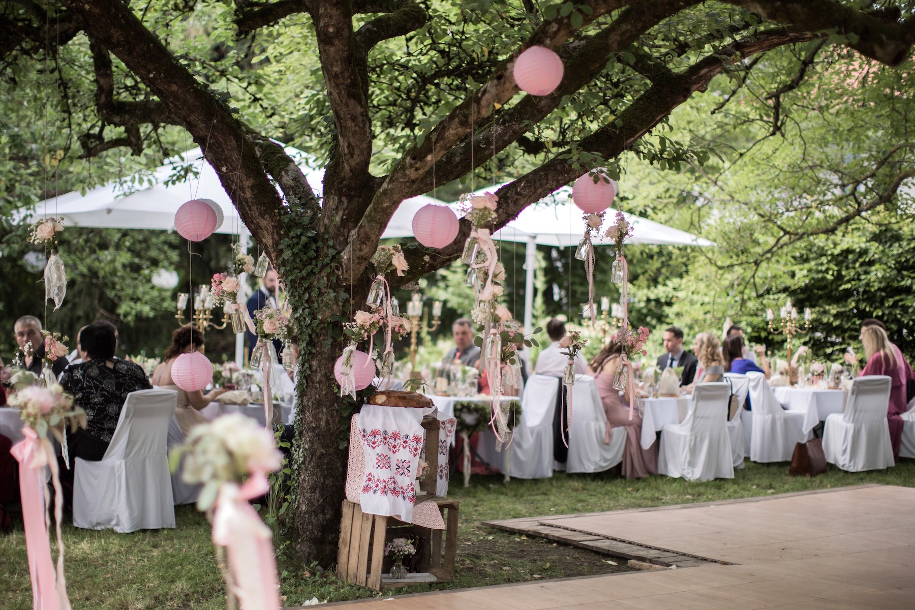 Location für Hochzeiten im Apfelgarten Alter Wirt Grünwald bei München